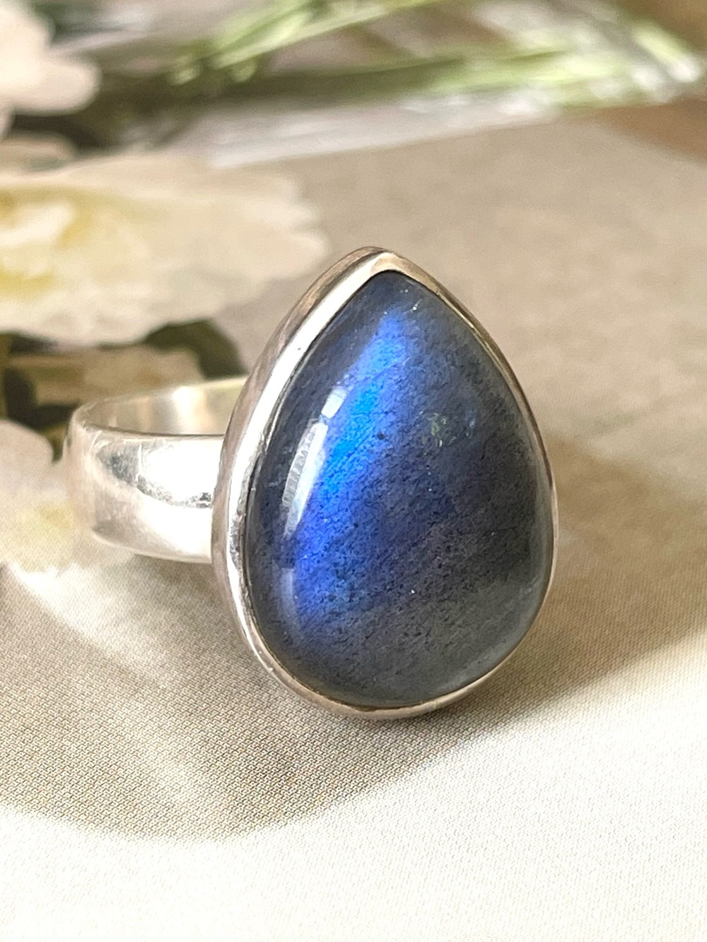 925 Sterling Silver Teardrop Labradorite Ring  US 9